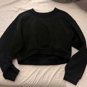 black crop crewneck sweatshirt sweater top